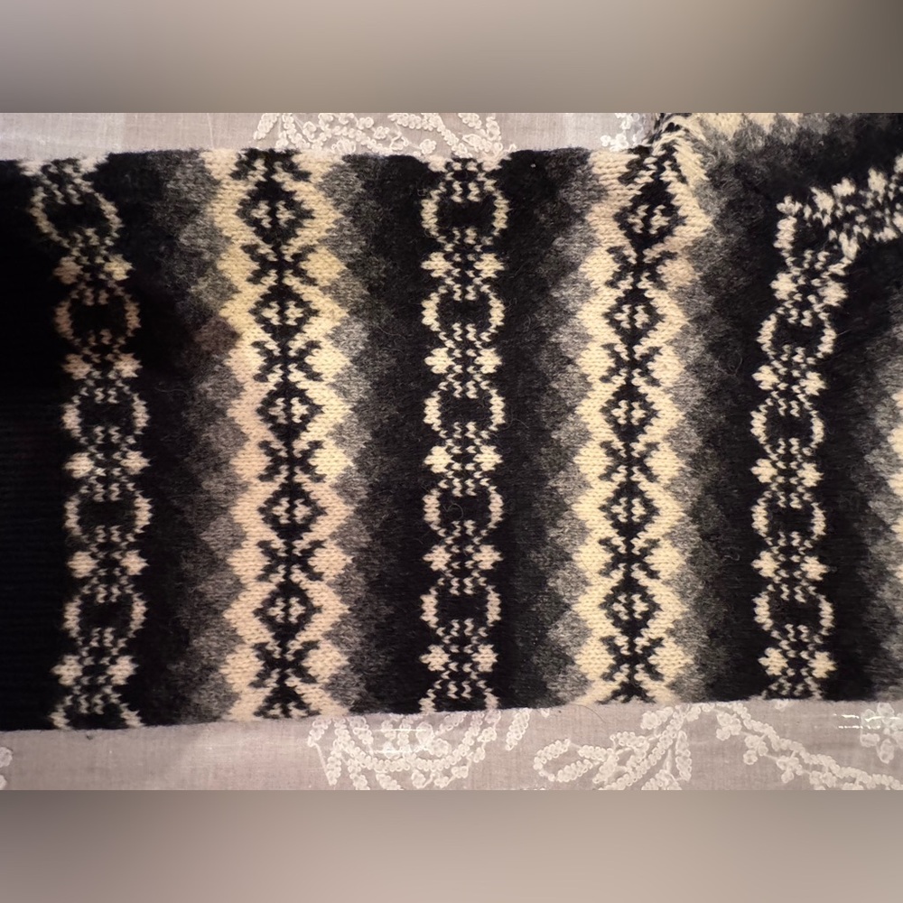 ❤️ PRADA Black, White and Shaded Grey Women’s Sweater. Size: 40 - Picture 15 of 16